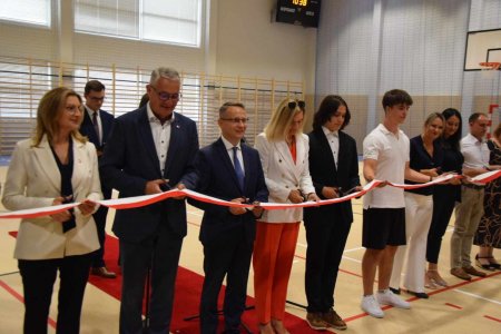Uroczyste otwarcie hali sportowej przy Liceum Ogólnokształcącym w Lesku