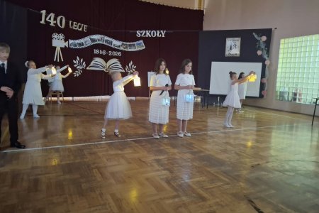 560c376e-fd40-4892-9665-4d4e6cb6af10.jpg