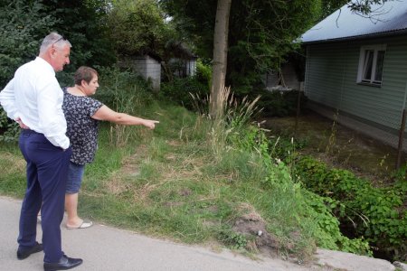 Mieszkańcy Urzejowic wciąż z niepokojem spoglądają w niebo.